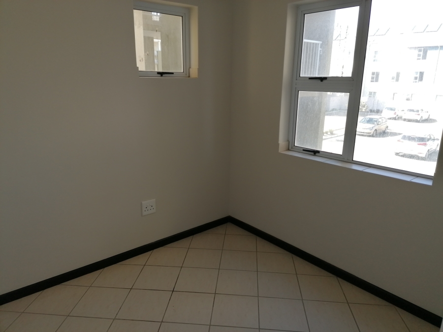 To Let 2 Bedroom Property for Rent in Buh Rein Estate Western Cape